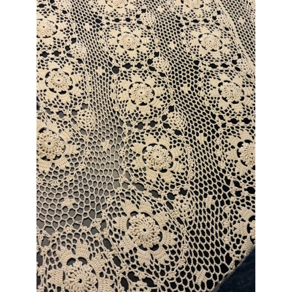 Vintage Crochet Lace Oval Tablecloth Cream Floral Medallion 92x56